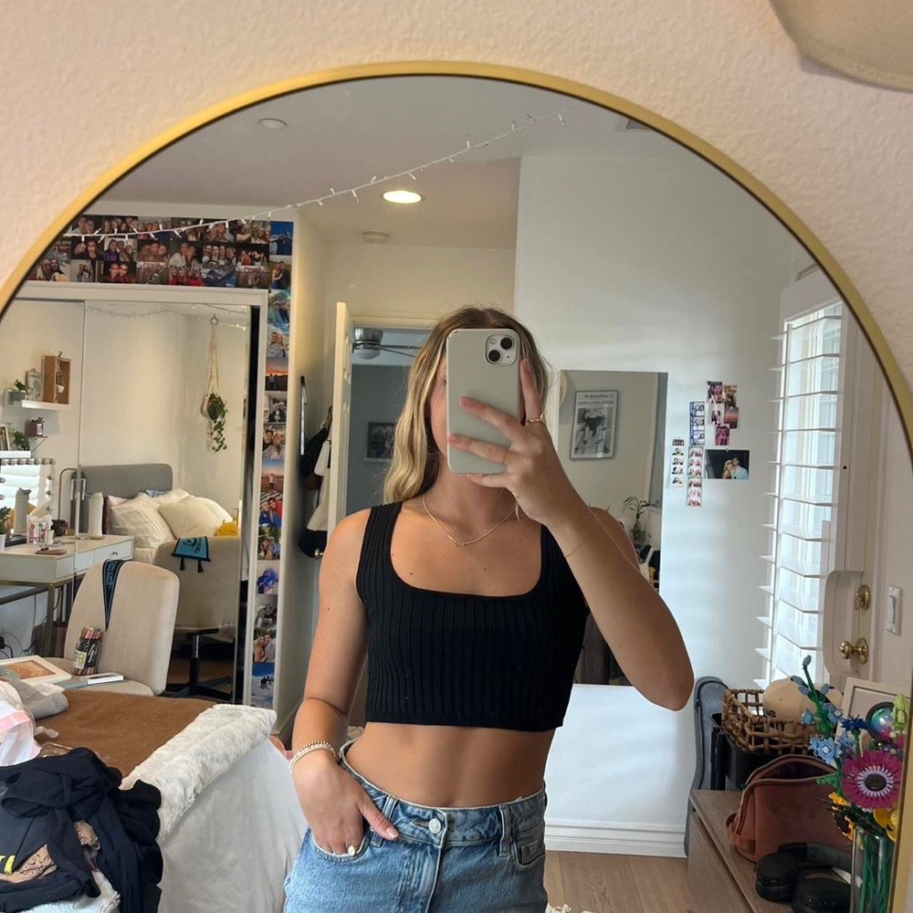 Black Fitted Crop Muscle Tee